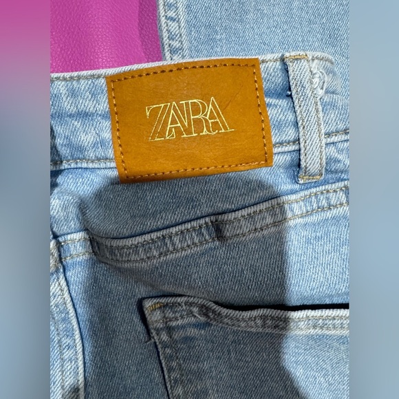 - NWT - ZARA Flare Jeans with a high waist - Picture 3 of 6